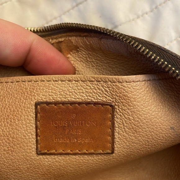 Louis Vuitton cosmetic pouch make up bag tolitery travel bag lv made in Spain - Picture 9 of 12